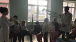 Участие волонтеров-медиков в санитарно-просветительской работе с пациентами поликлиники.